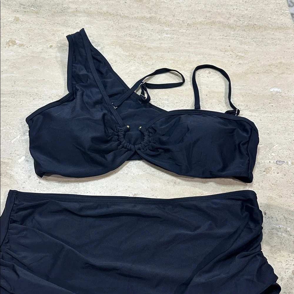 Women’s swimwear Black Bathing Suit Two Piece Bikini Swimsuit NWT Size XL